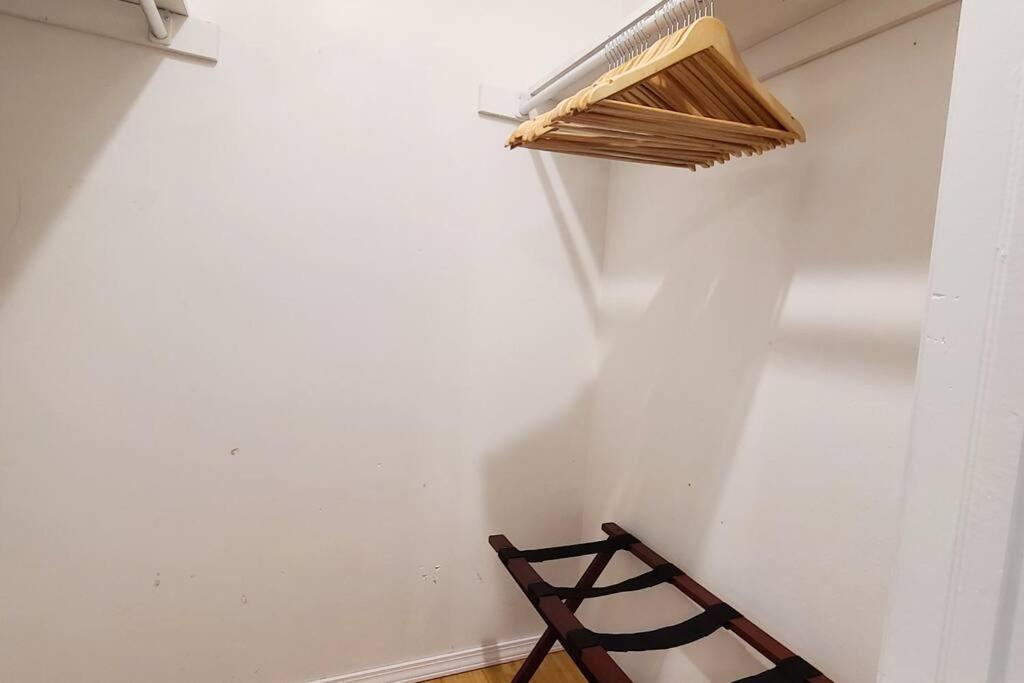 Centrally Located In Rogers And Bentonville! -Private Rooms 외부 사진