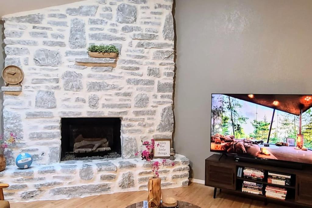 Centrally Located In Rogers And Bentonville! -Private Rooms 외부 사진