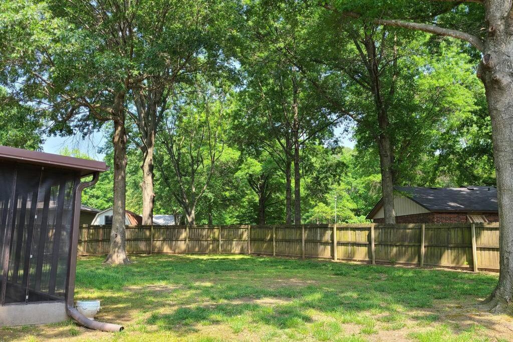 Centrally Located In Rogers And Bentonville! -Private Rooms 외부 사진